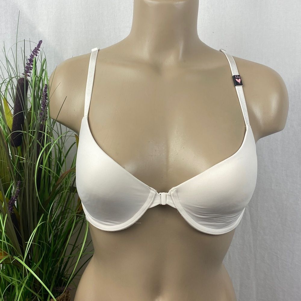 Victoria’s Secret Ivory Lightly Lined Demi T Shirt Racerback Bra New 32D